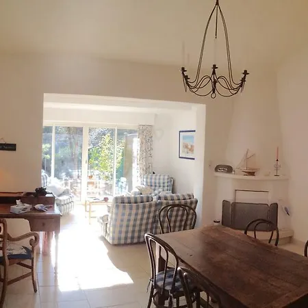 Maison Des Mimosas * לה-טראנש-סור-מר